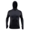 Devold Expedition Merino 235 Hoodie Man 1 Devold Expedition Merino 235 Hoodie Man -Camping Prix Réduits Magasin devold expedition merino 235 hoodie man 1